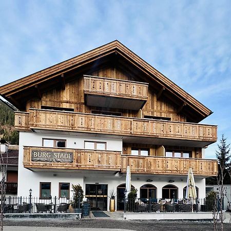 Burgstadl Aparthotel & Restaurant Ladis Esterno foto